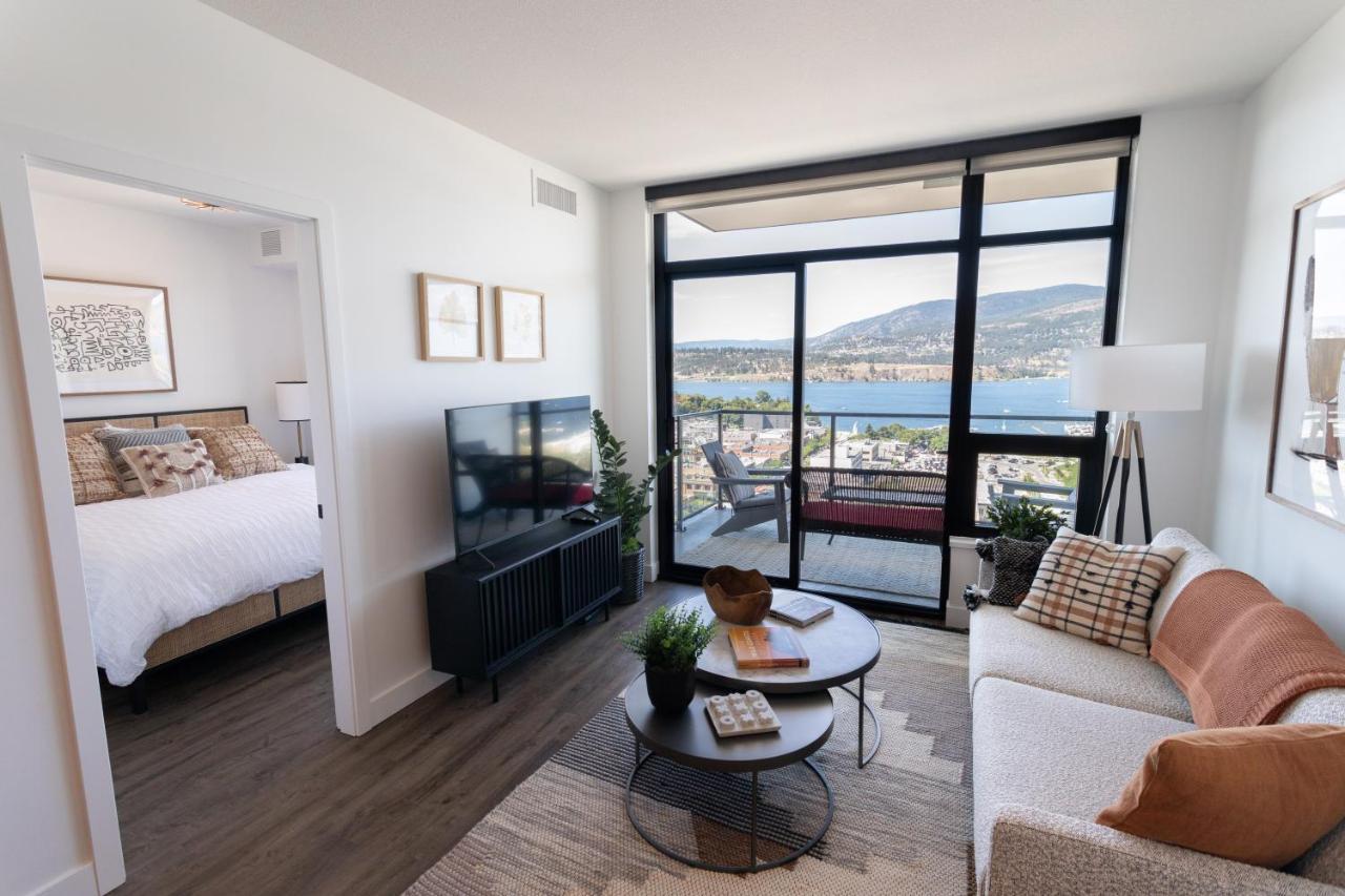 Awesome View 21 Two Bedroom One Bath Downtown Lake View Near Beach ケロウナ エクステリア 写真